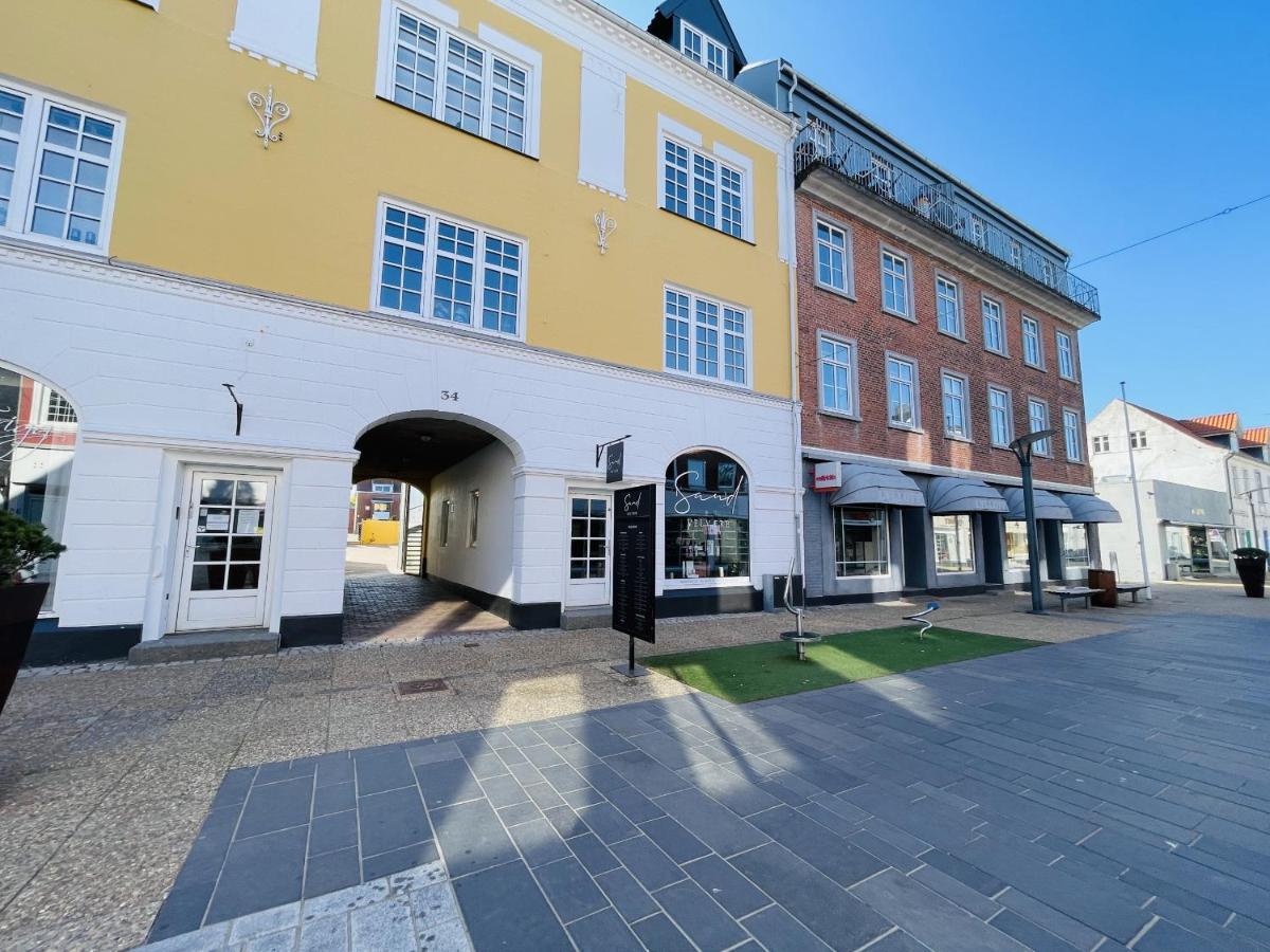 Aday - Charming Apartment In The Pedestrian Street Of Frederikshavn Eksteriør bilde