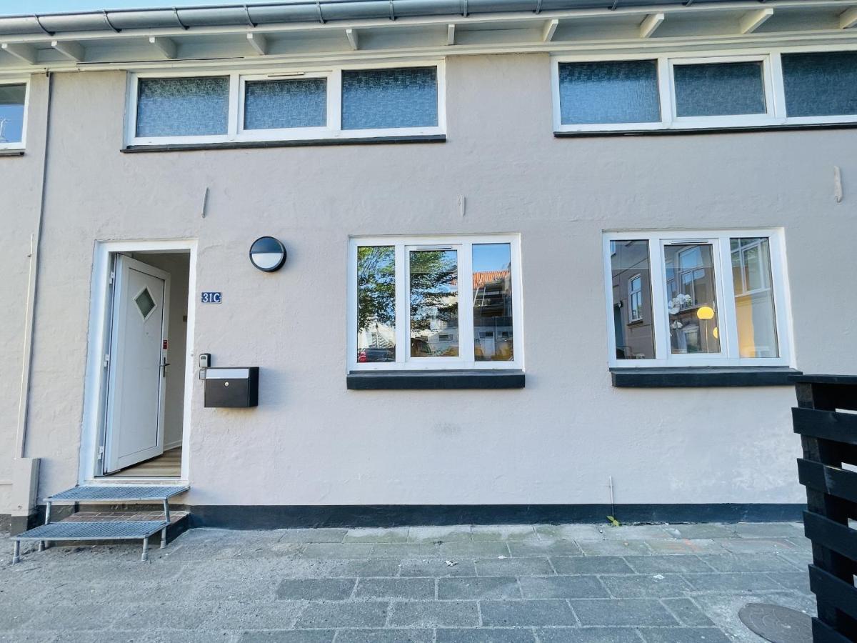 Aday - Charming Apartment In The Pedestrian Street Of Frederikshavn Eksteriør bilde