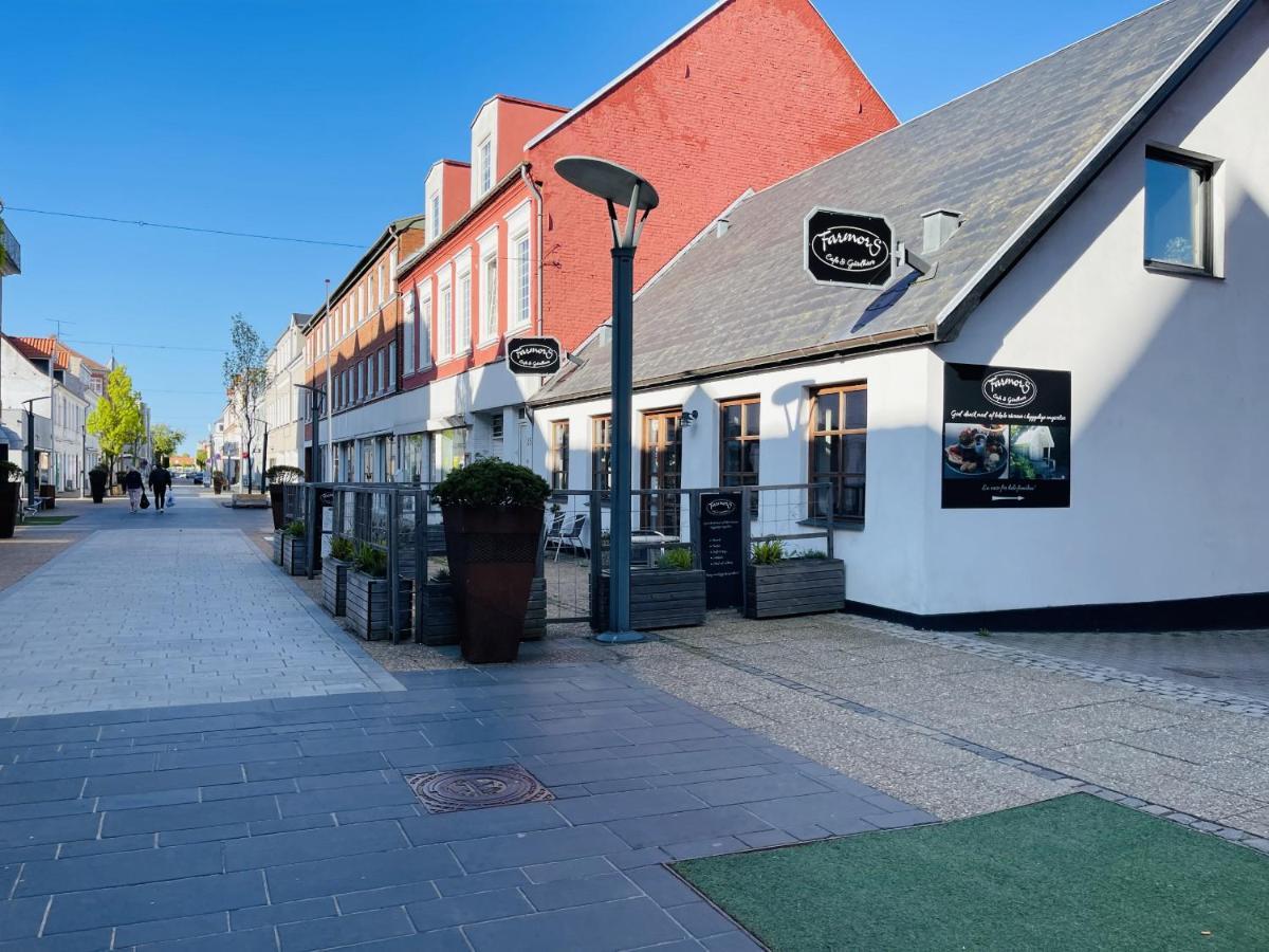 Aday - Charming Apartment In The Pedestrian Street Of Frederikshavn Eksteriør bilde